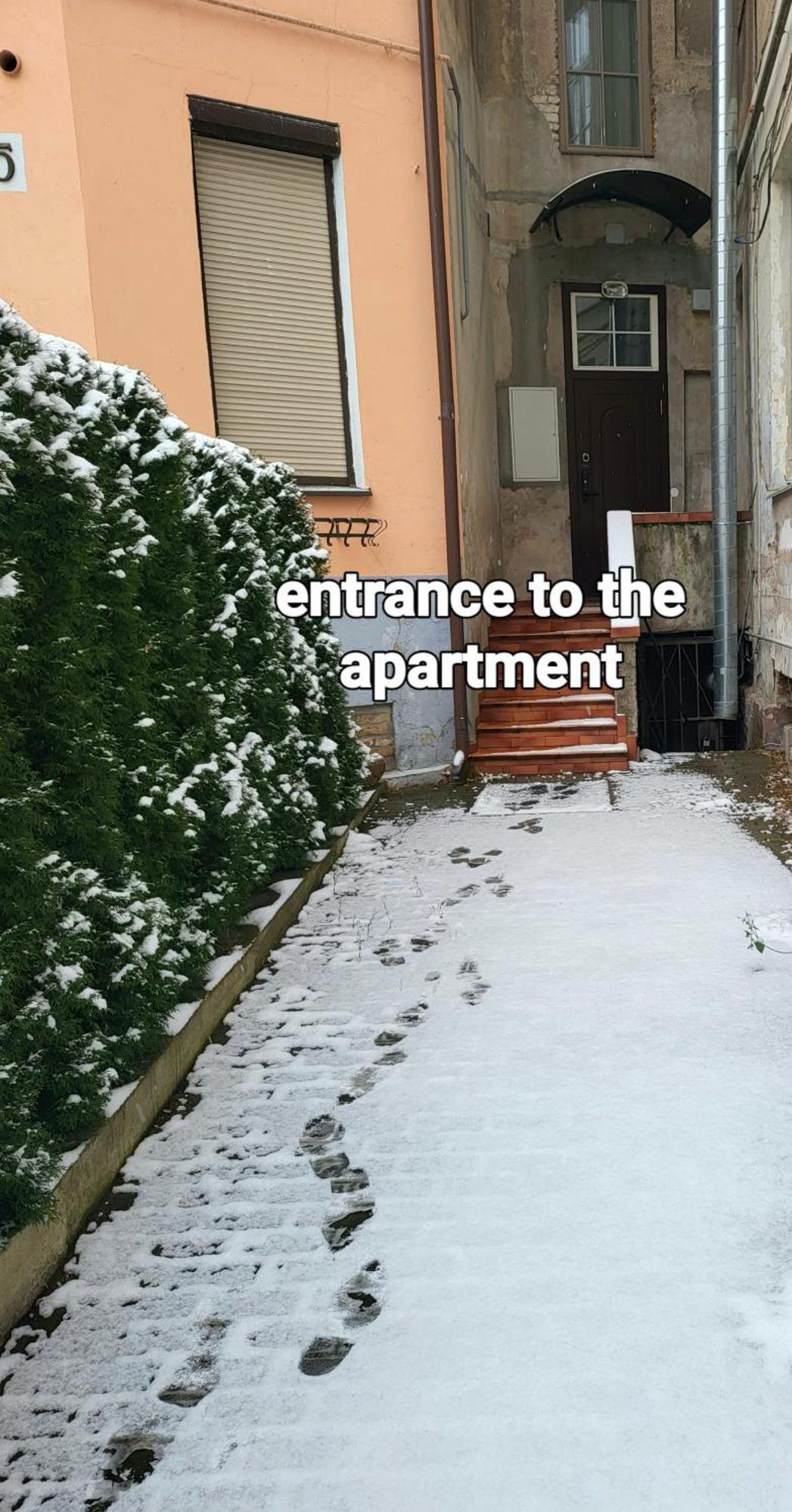 Happy Inn Toto Old Town, Self Check, Parking In The Yard, VNO Exterior photo